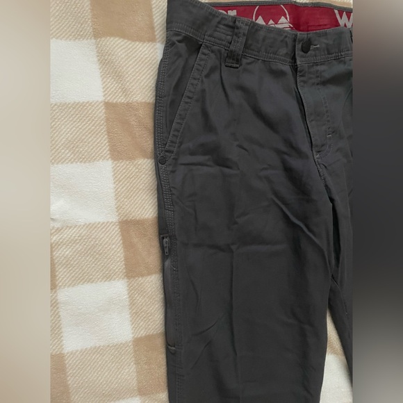 Wrangler Outdoor Men's Dark Gray Utility Pants Straight Fit - Picture 9 of 11